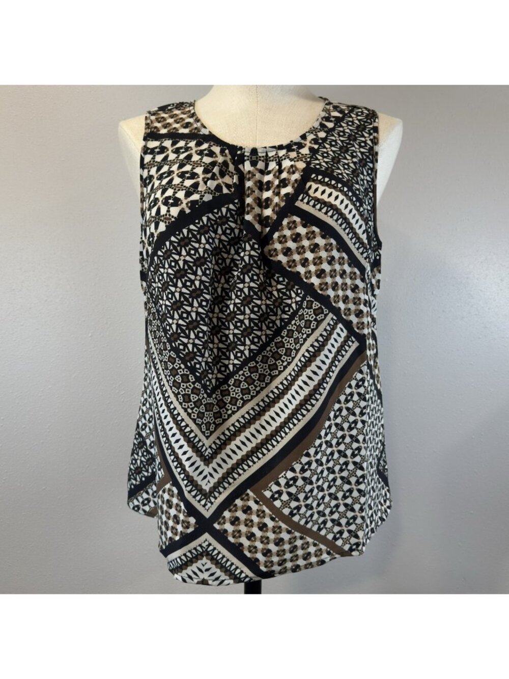 Christopher & Banks Tank Top Womens Size Small Keyhole Back Round Neck Geometric
